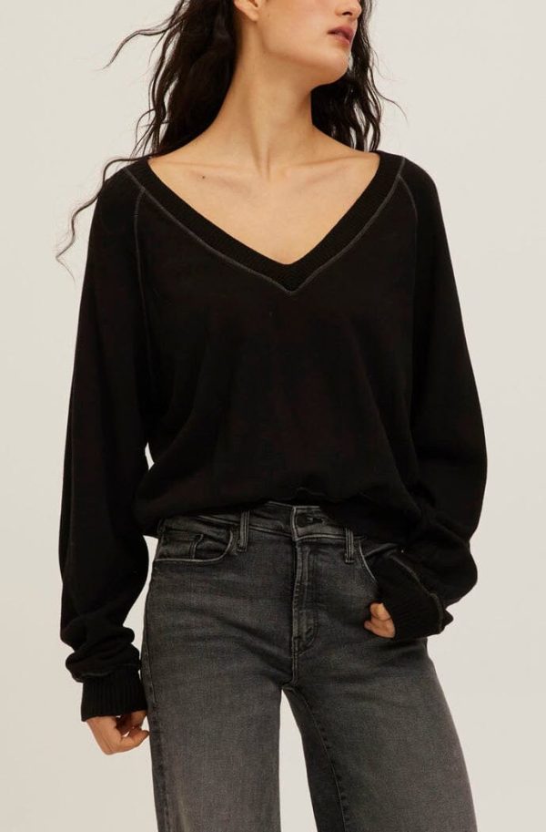 Cambridge Contrast Stitch V-Neck Sweatshirt