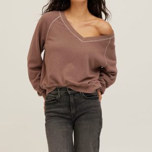 Cambridge Contrast Stitch V-Neck Sweatshirt - Image 4