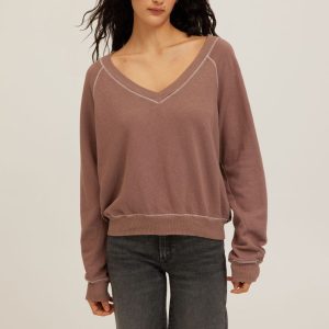 Cambridge Contrast Stitch V-Neck Sweatshirt - Image 3