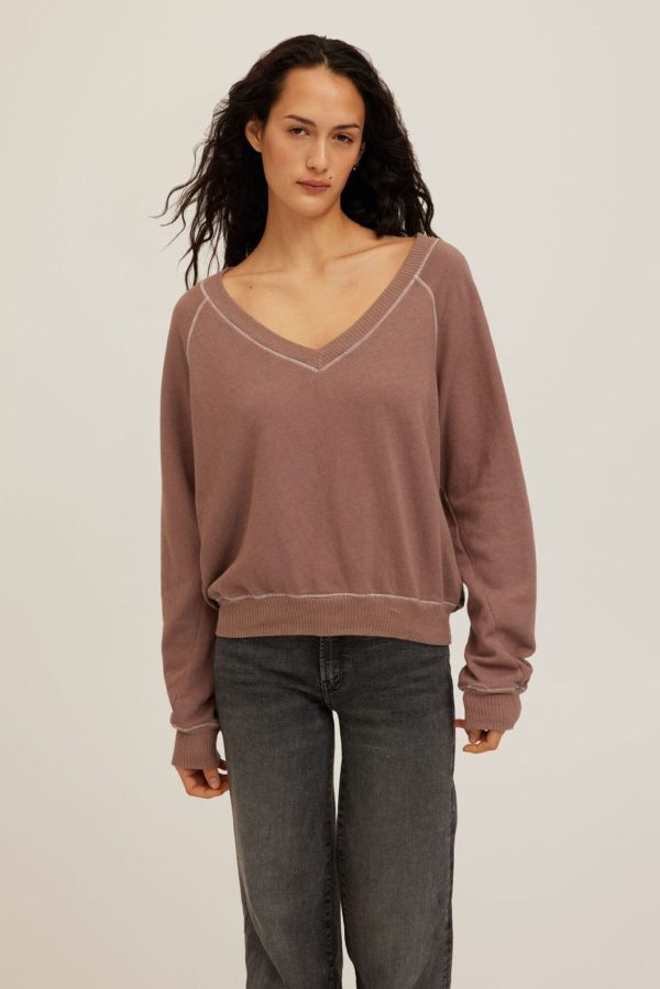 Cambridge Contrast Stitch V-Neck Sweatshirt