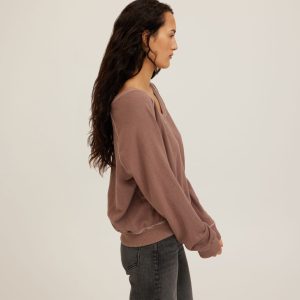Cambridge Contrast Stitch V-Neck Sweatshirt - Image 5