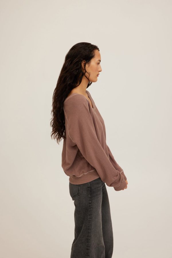 Cambridge Contrast Stitch V-Neck Sweatshirt
