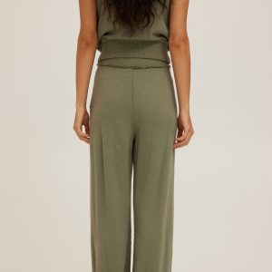 In The Wild Jogger - Image 4