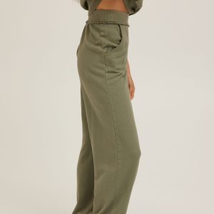 In The Wild Jogger - Image 3