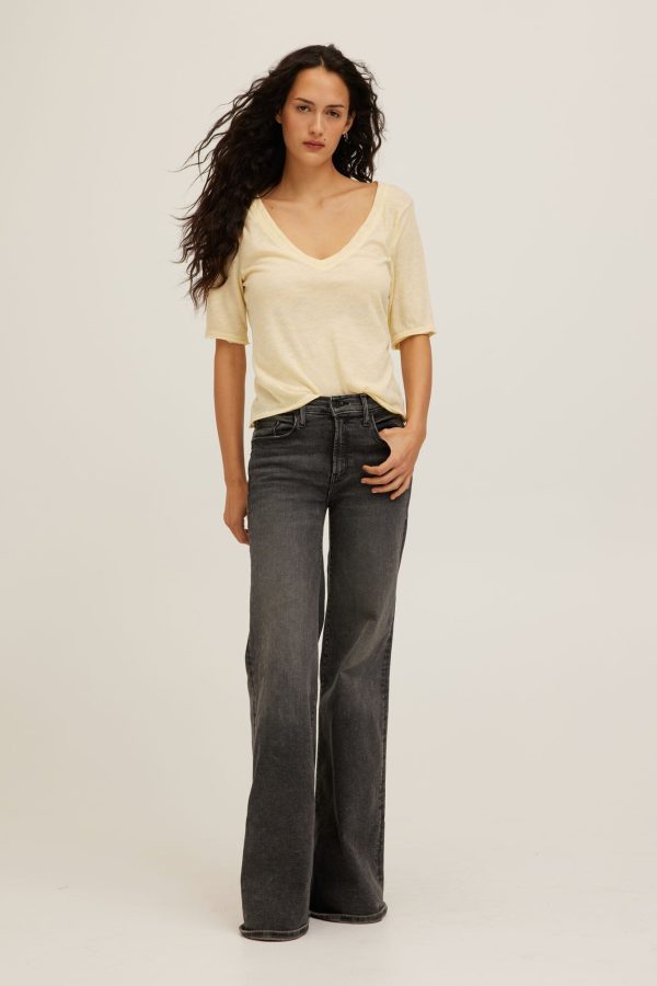 Jude V-Neck Elbow Sleeve Tee