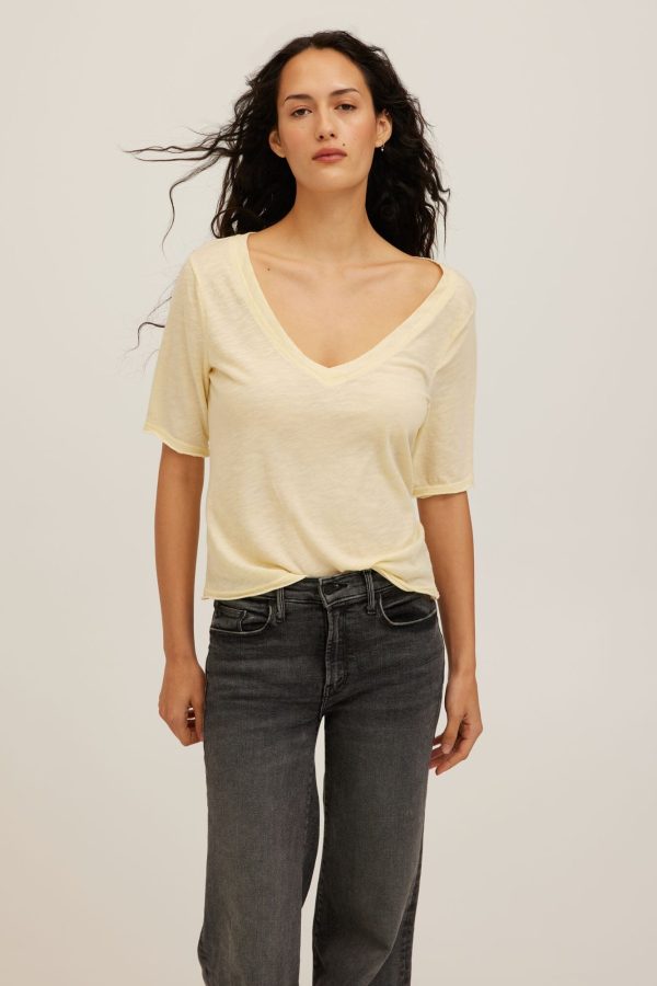 Jude V-Neck Elbow Sleeve Tee