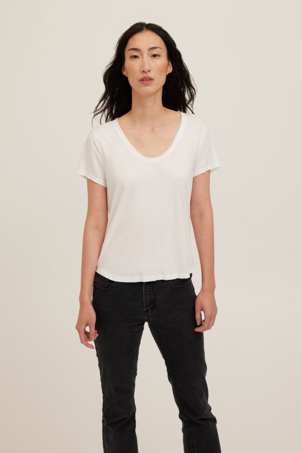 Flora U-Neck Tee