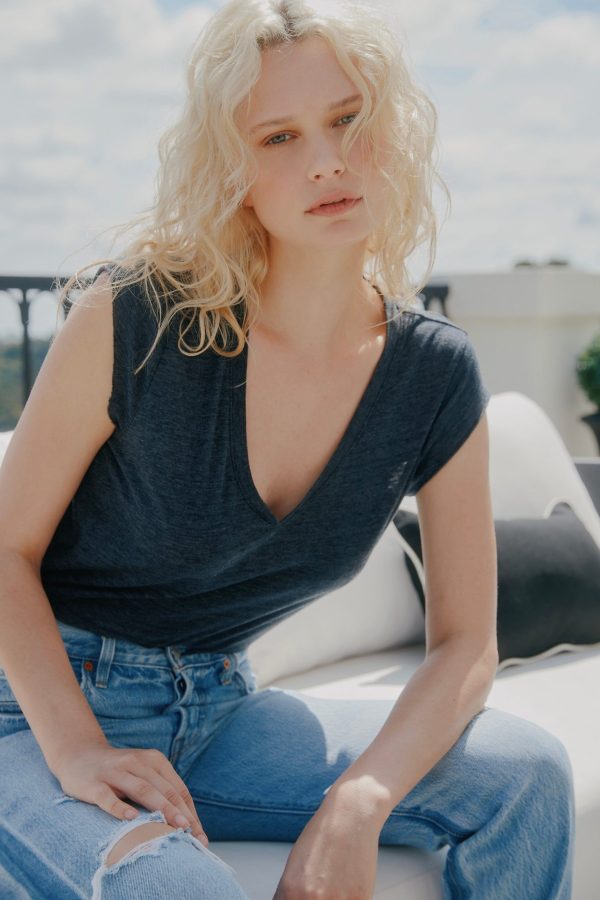 Canyon V-Neck Tee