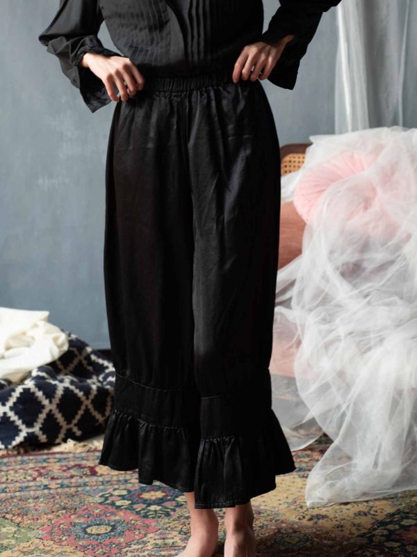 Janis Bloomer, Rayon Satin Crop Style