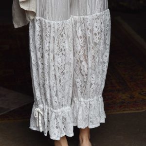 Jasmine Bloomer, Lace